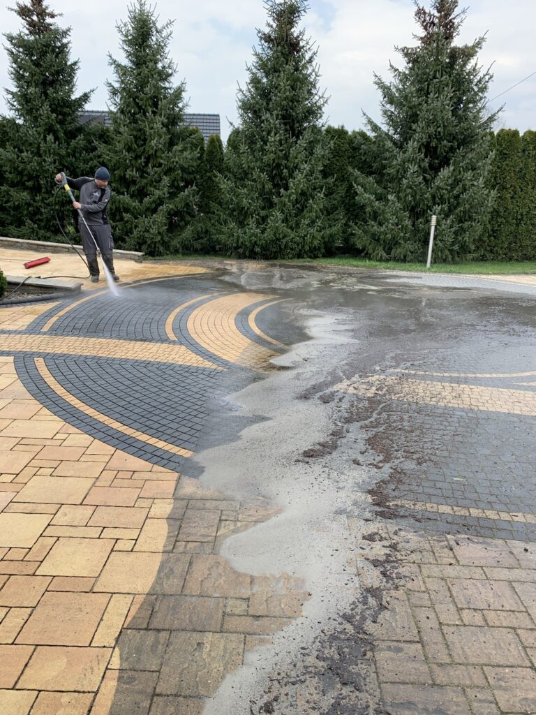 Czyszczenie kostki brukowej