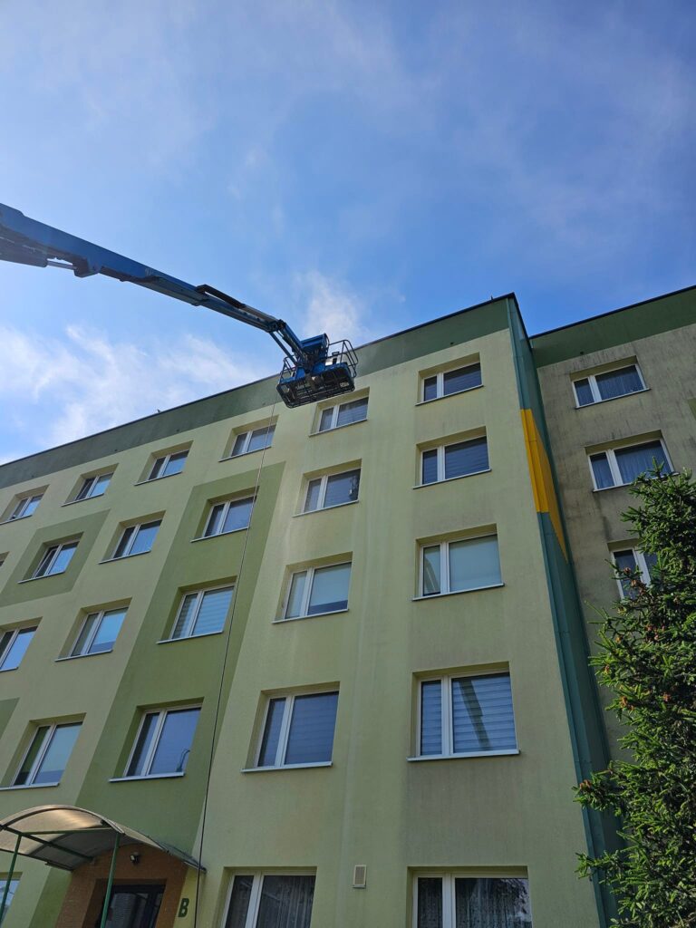 Czyszczenie elewacji